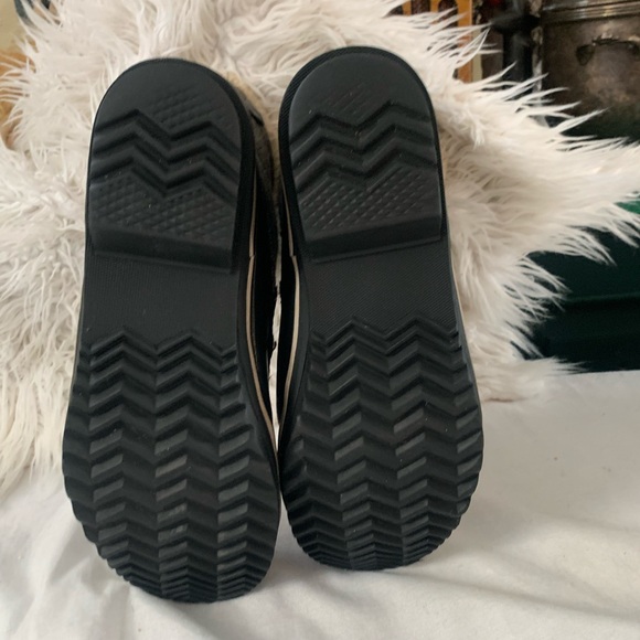 JBU Black and Gray Women's Winter Boots - Picture 6 of 6